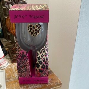 Betsey Johnson Pink Leopard Heart Wine Glass